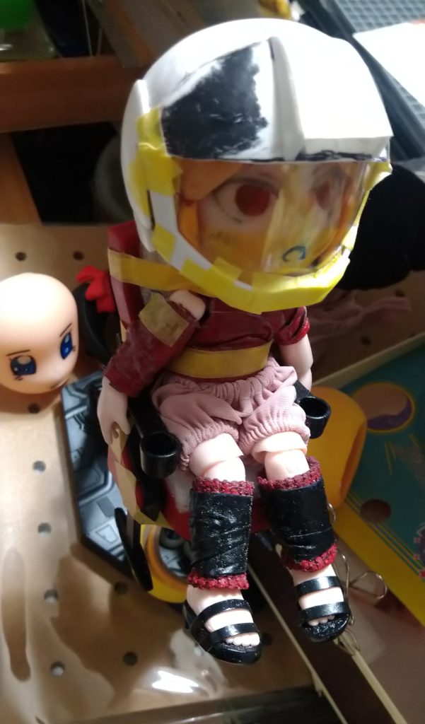 原型 山田製作所さんの映画館席とバンダイナムコさんの台座ベース セリアドール１０cmボディの改造素体なので座れます  