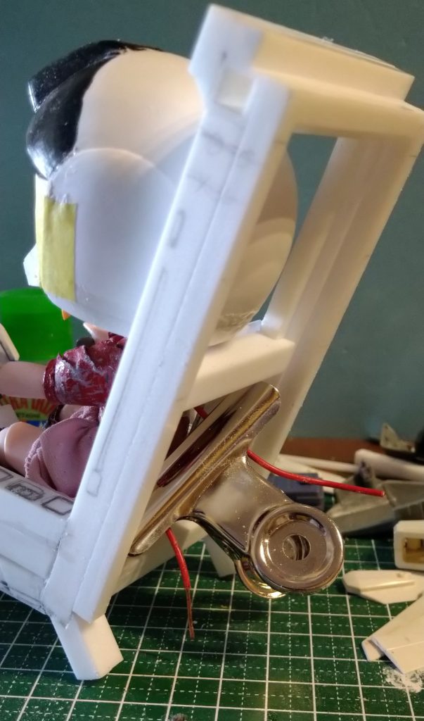 前面　を　形　に するまで 後面　は　部品　を　 切り分ける　のみ