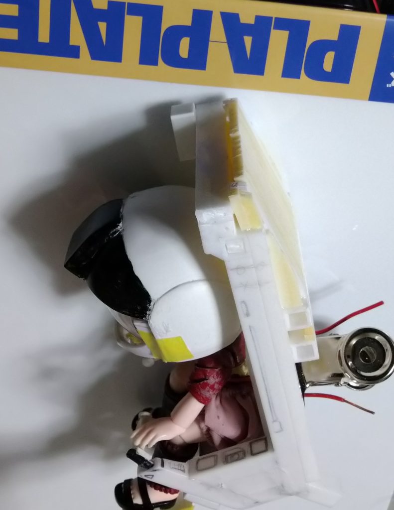 この後に　 １ミリ　　プラ板 貼ります