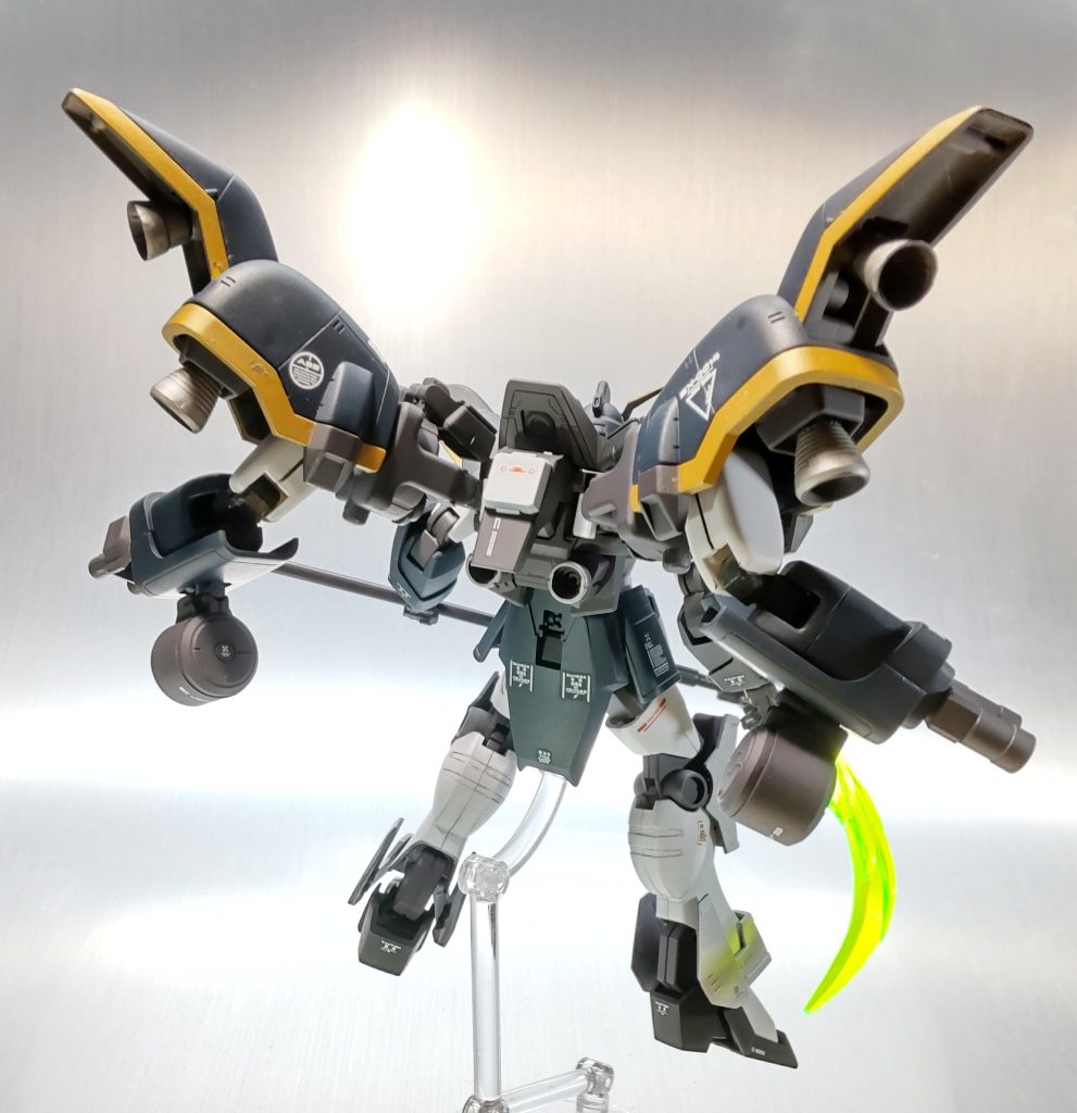 バスターシールドなる楯はちょっと好みでは無かったのでつけてません。クリア版もあったので両腕に装着もできたのですがパッとしませんでしたので一存で却下に。