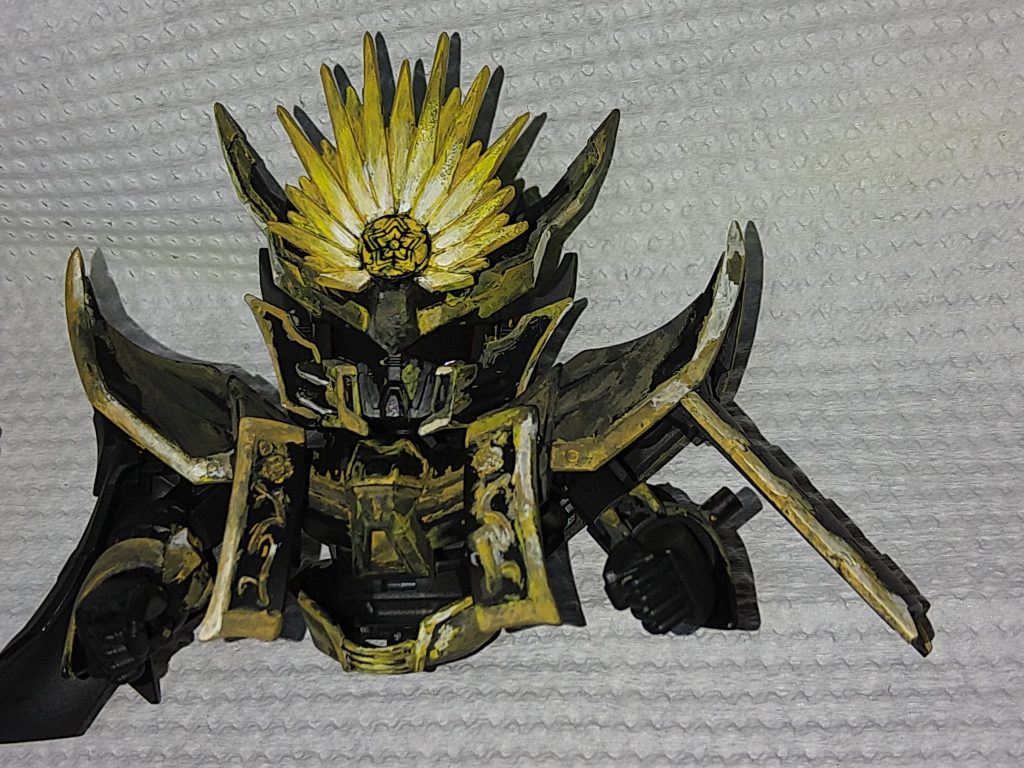 黒サフから塗り始めていますが、これも今ではあまりやらない工程です。各部を軽くエッジ出しして、パテで肉抜きを埋めた程度の加工ですが今なら…もっと徹底的にスタイル改修したいと思うはずです。多分。