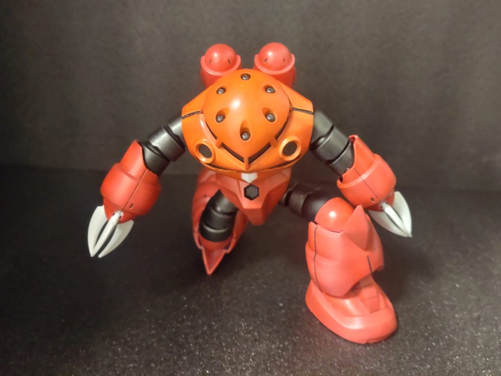 ラストはやはりこのポーズ!この後のニヤリと笑うシャアの顔も最高ですよね(^^)何気にガンダムでないモビルスーツは初投稿だったのですが、思いの外、興が乗ってしまいいつもより文量多めになってしまいました。でも、それによってシャアズゴックがやっぱり大好きなのを再確認できました!グラデ塗装含め、ほぼ自己満投稿になってしまいましたが(汗)、最後までご覧いただき、ありがとうございました!