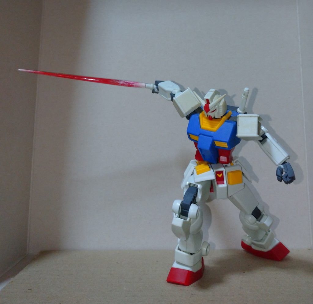 最後にサーベルを使ってなかったので塗装前のブンドドから一枚。多分グフの腕が宙に舞っています。以上になります。閲覧して下さった方々、ありがとうございました。