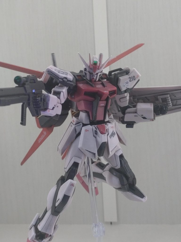オプションパーツ01のエールストライカーを接続しエールストライクガンダムルージュ完成!