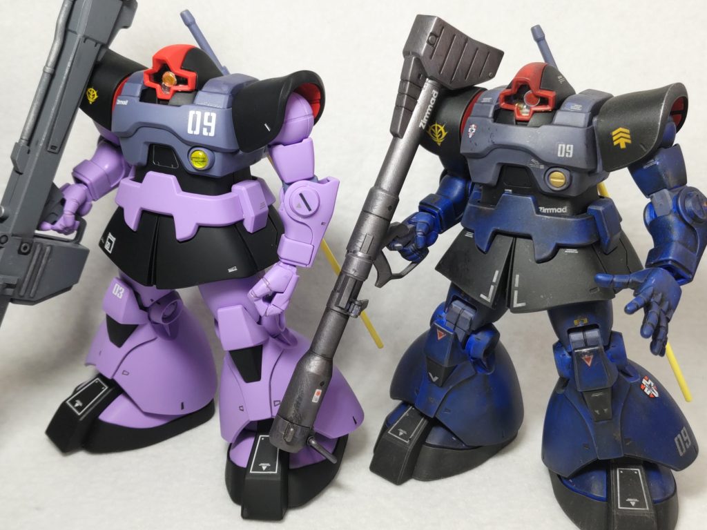 https://gumpla.jp/hg/1639964以前に作ったランバラル専用ドムと。汚しの有無で随分雰囲気変わりますね(zaku-kao5)同じキットを2回作るって初めてかもしれない。