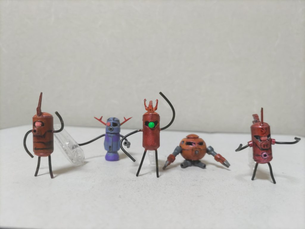 シャア専用機体と並べて