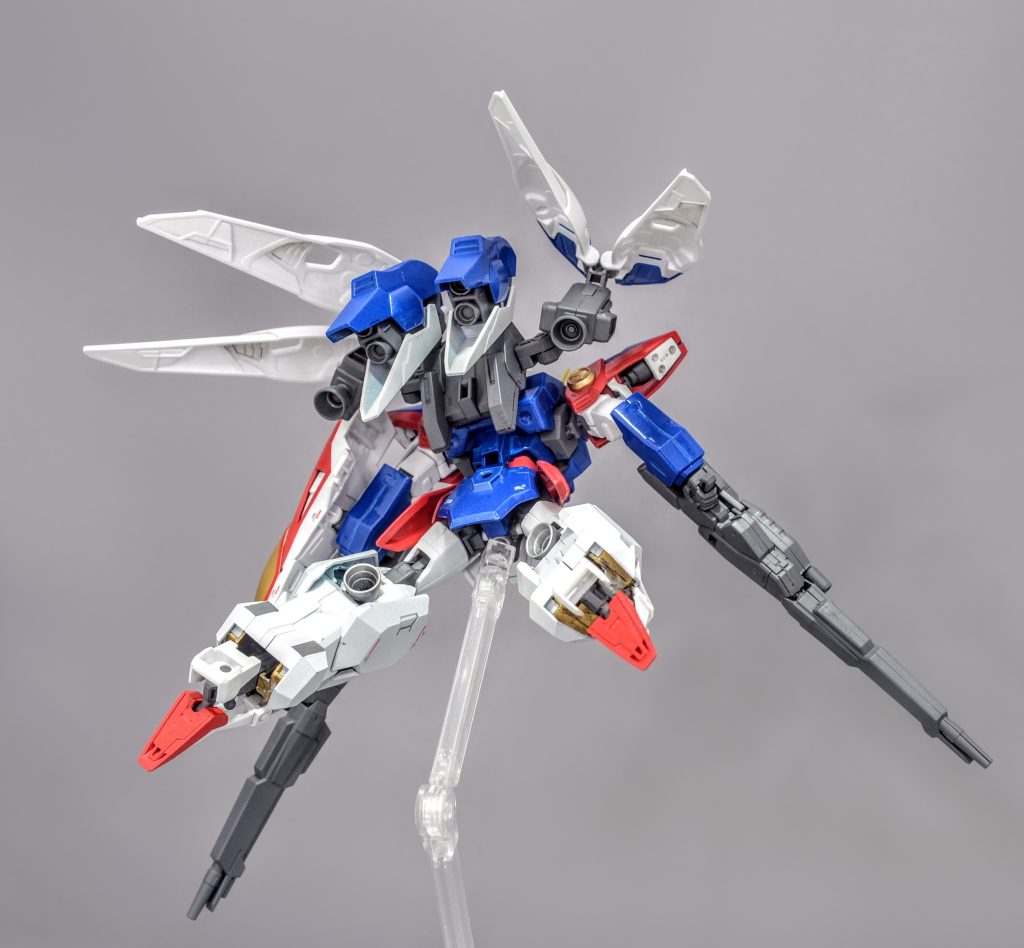 追加ブースターにより機動力もさらに強化され、MS形態での単独大気圏離脱も可能に