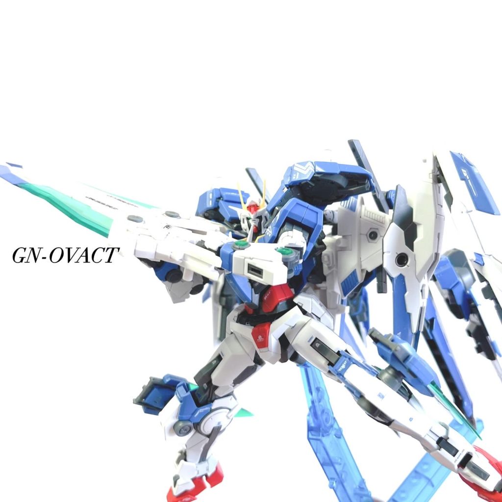 エグゼニスウイングのウイングパーツです。機首しか使う予定はなかったのですが塗ってみたらいい感じだったので武装の1つとして持たせてみました。