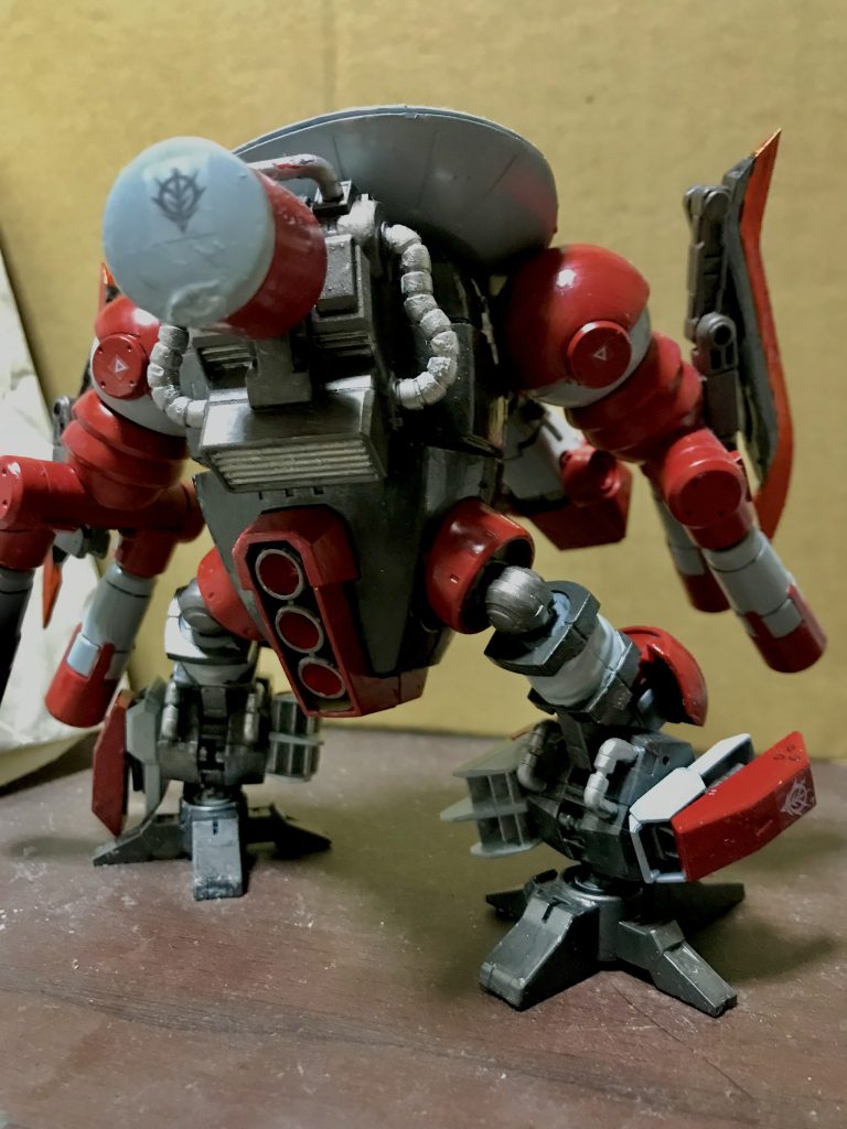 後ろ姿。バックパックにタンク､足にビルドパーツのスラスターとマシンガンをつけてみました。　最後まで御覧いただきありがとうございました。