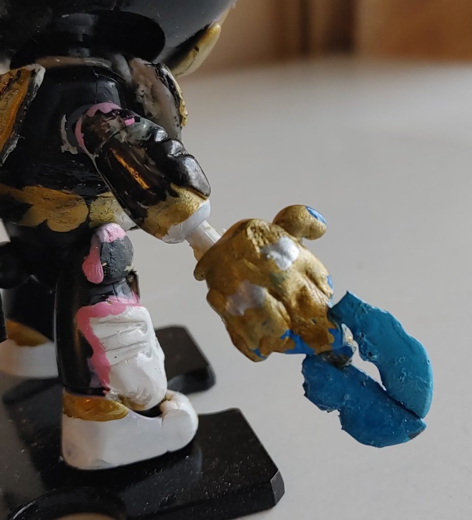 ゴジュウジャー５人共通武器であり、変身アイテムであり、巨大ロボ。「テガソード」(ＣＶ▪梶裕貴)ランナーを芯に、エポキシパテ。ソードの歯は、プラ板。