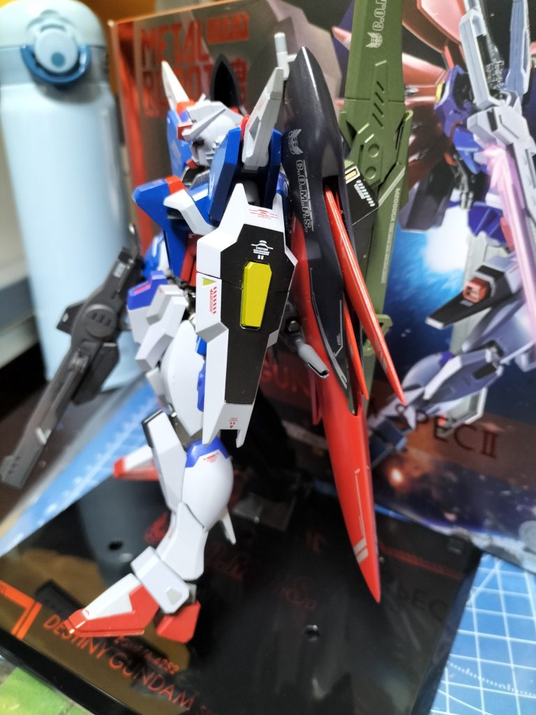 ディスティニーガンダムSPEC2–3枚目/制作者：F90