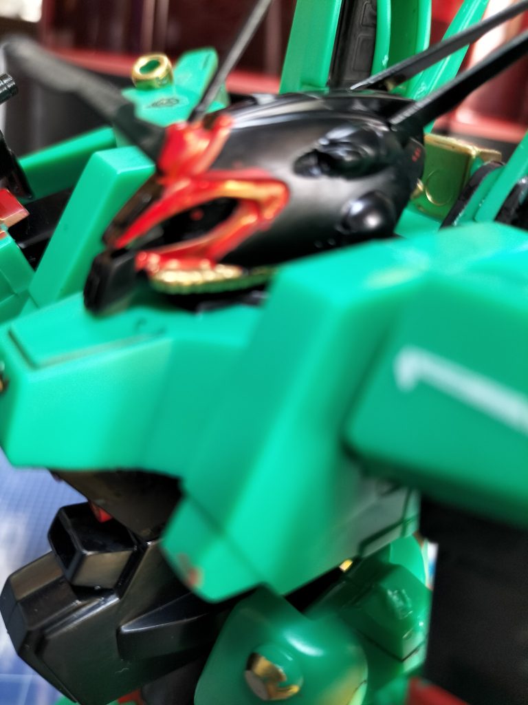 目のシールはブラックスコードシヴァの予備シールを使用