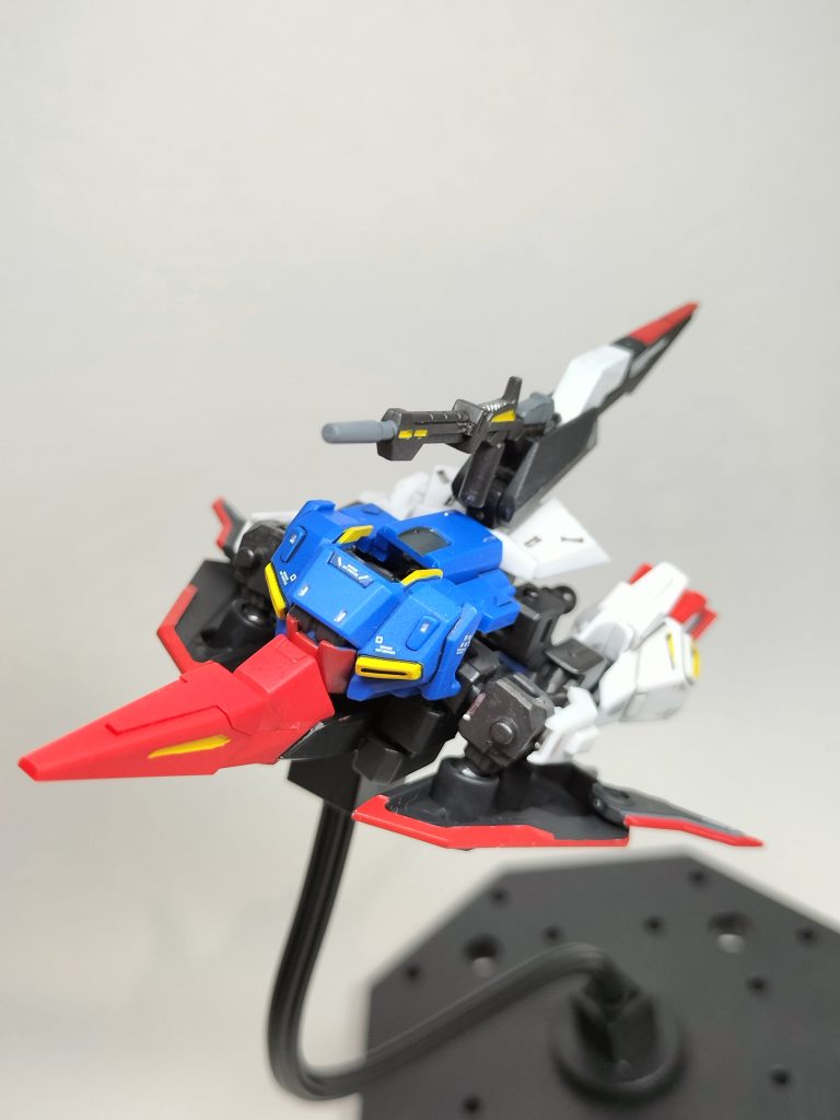 さらにこのサイズで変形可能なんですよね(gundam-kao6)