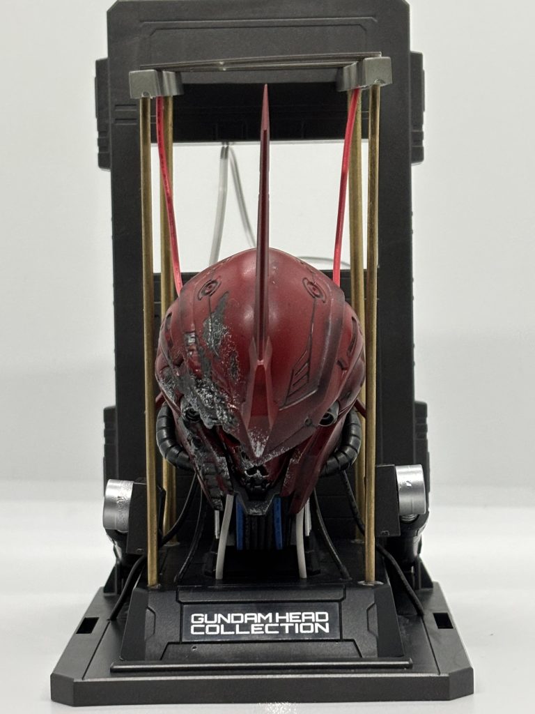 正面からジャンクパーツでそれっぽく土台を作っております