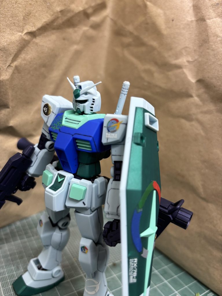 シールドにも専用デカール。