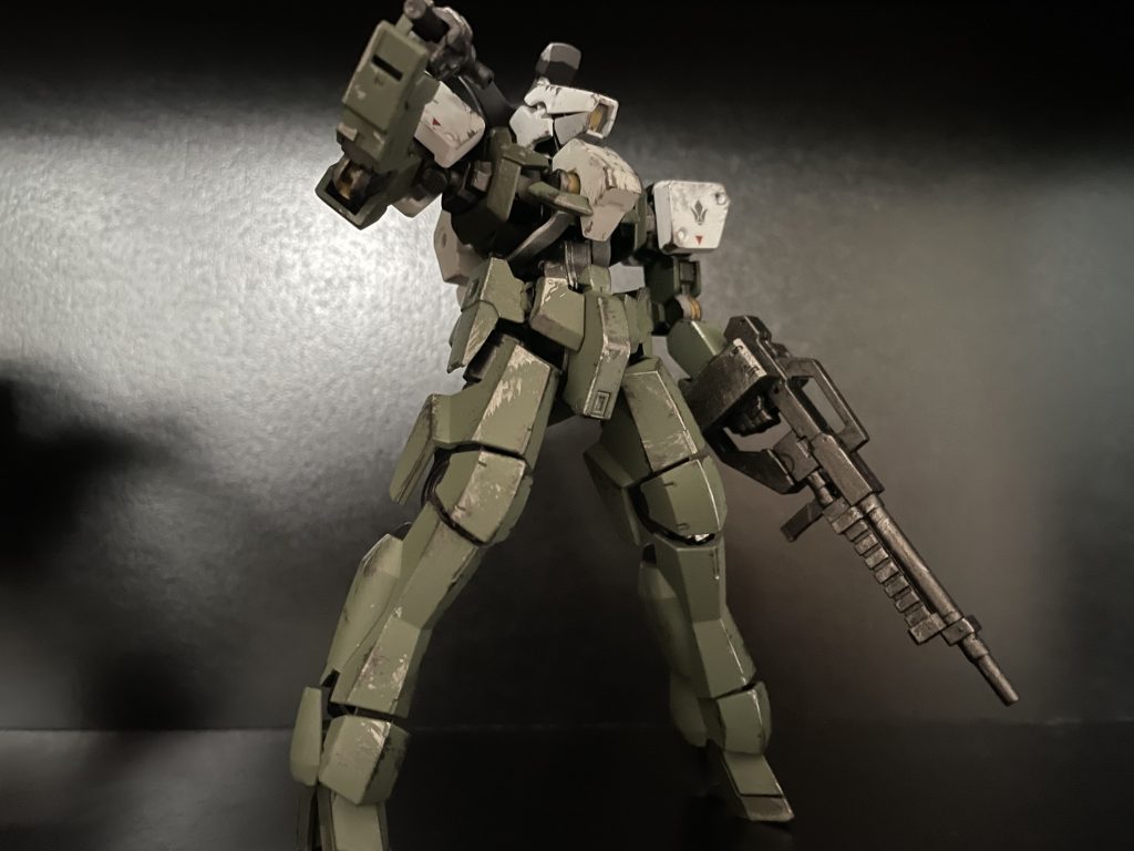 初めて筆塗り全塗装した作品。チッピングが楽しい事に気付けた1作。