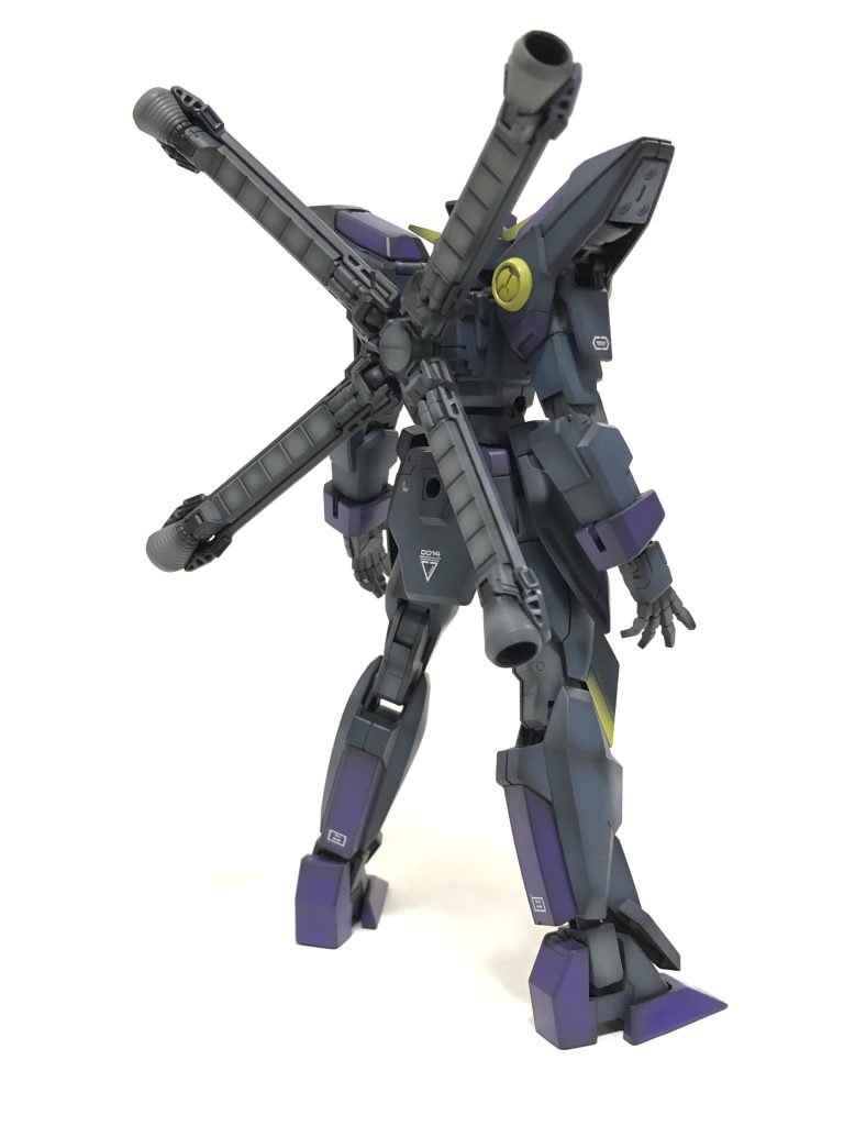 ウイングコンに向けてウイングガンダムゼロベースで製作を始めたのですが、身体の半分くらいはAGE-2になってしまいました。AGEキットってほんといろんな機体と混ぜやすくて大好きです…