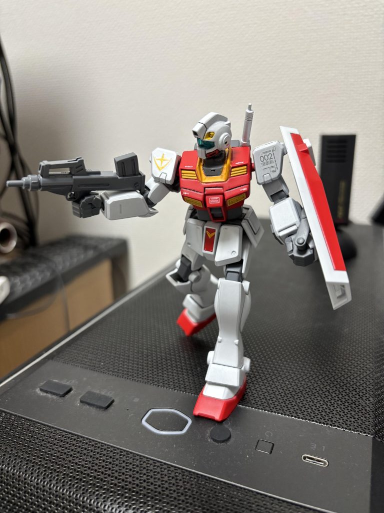 古いキットなので可動域は狭くあまり大胆なアクションはできません…でも頑張って作ったのでそれなりのポーズでも満足できそうです。(^.^)