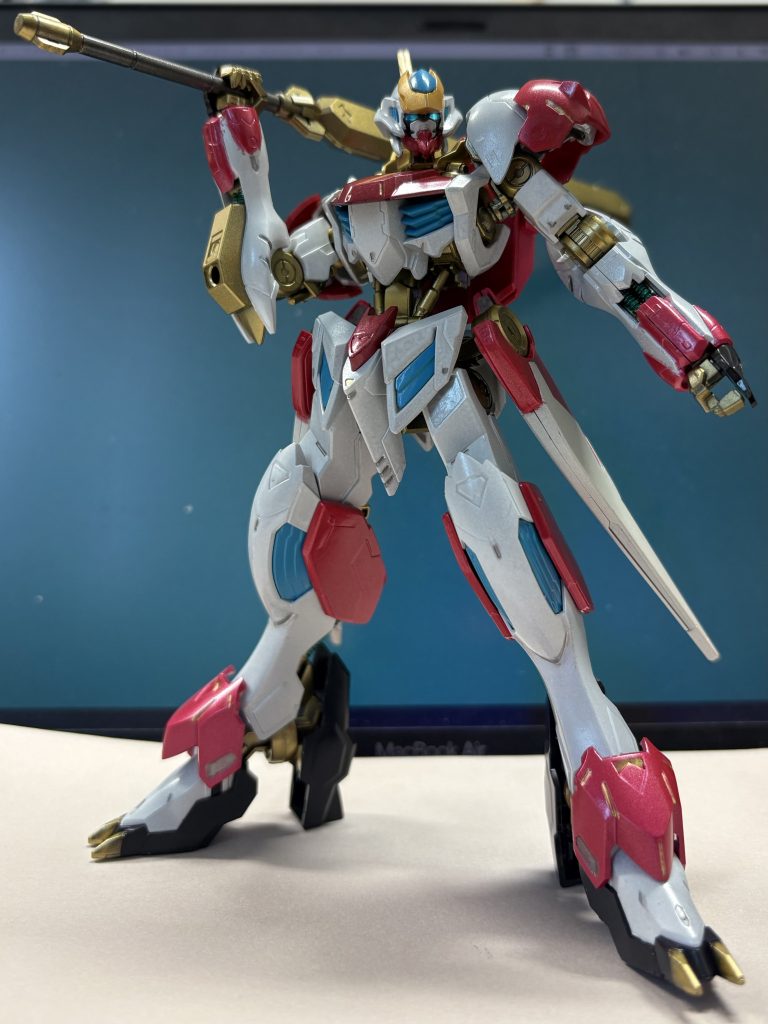 デカール前（一部部分塗装もやってないところあり）。とりあえず普通にサイドスカートは腰につけられます。