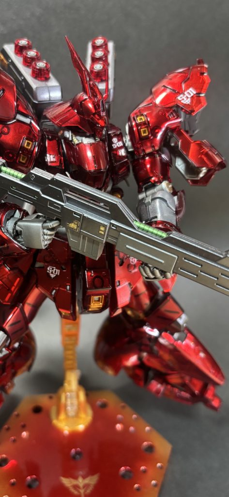 クリアパーツの部分は全パーツにクリアレッドを吹いてからトップコートしてます