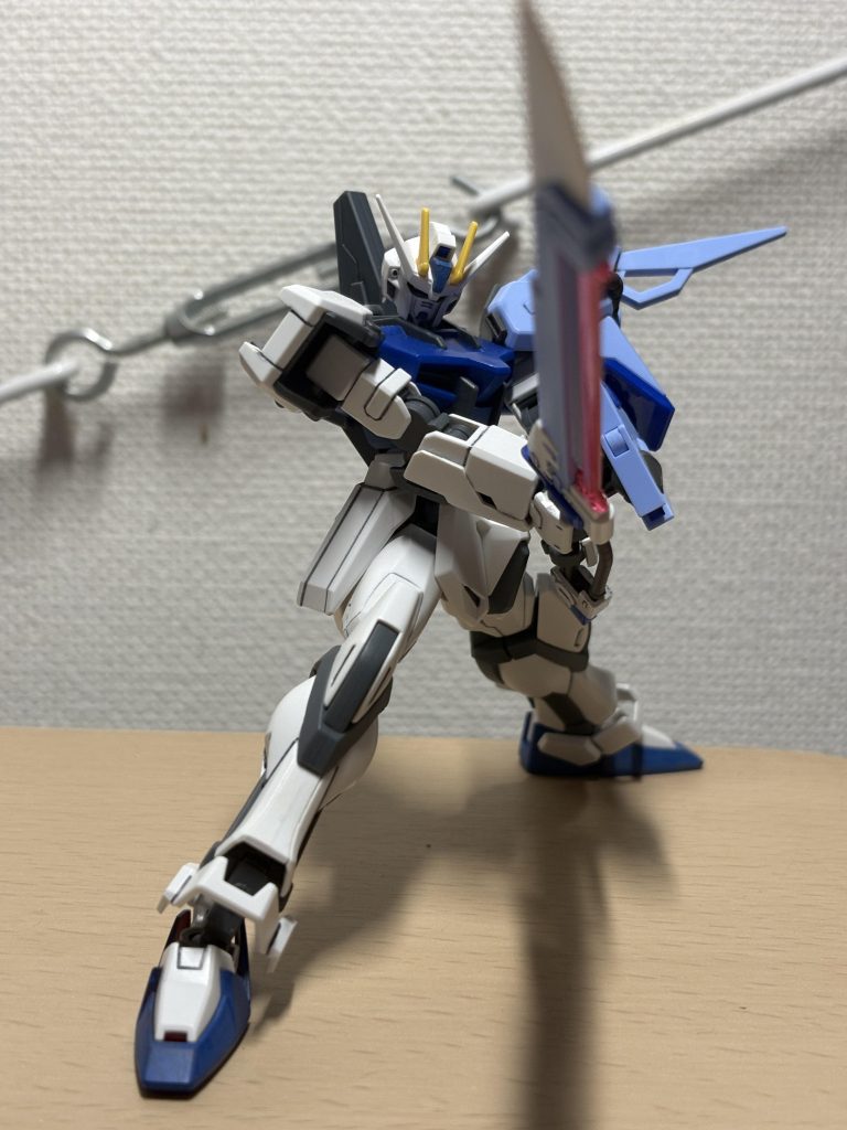 持たせると短く見えるのは、もうアニメの見過ぎですねw