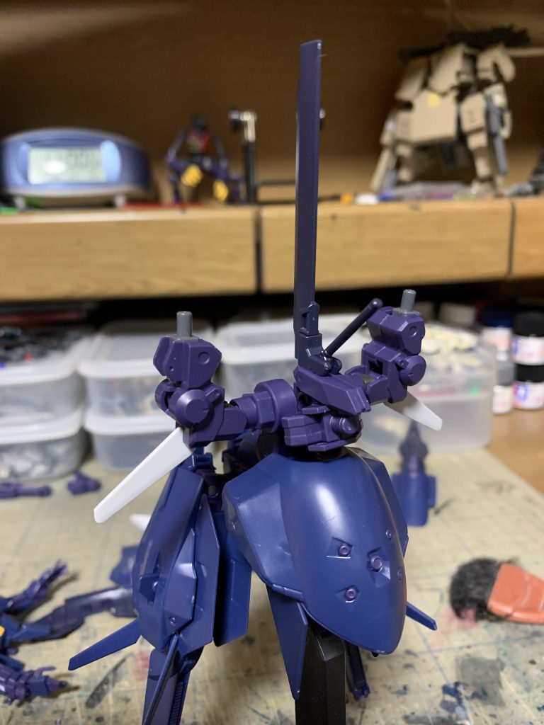 キハールⅡの変形用パーツなどでコンポジットシールドブースターの搭載基部を製造します。