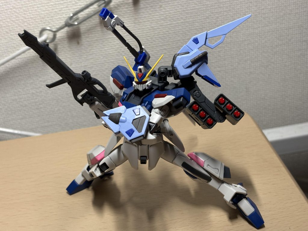 ミサイル装備！ソードストライカーとミサイルはあんまり相性宜しくなさそう、、