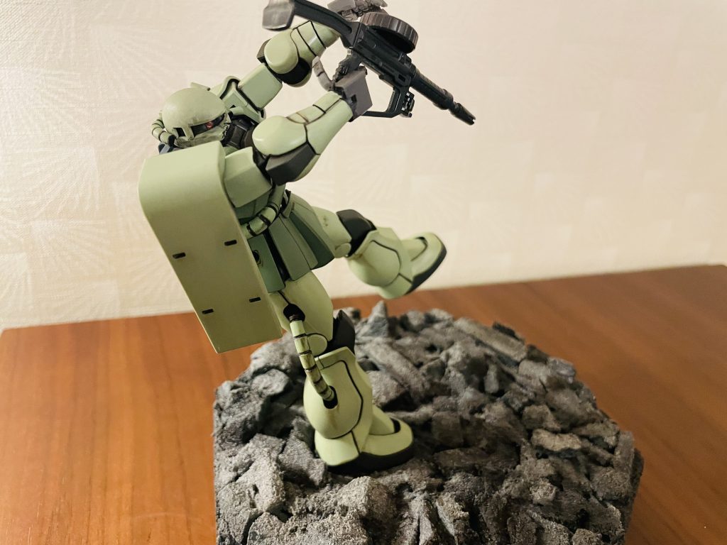 ガンダム、大地に立つ