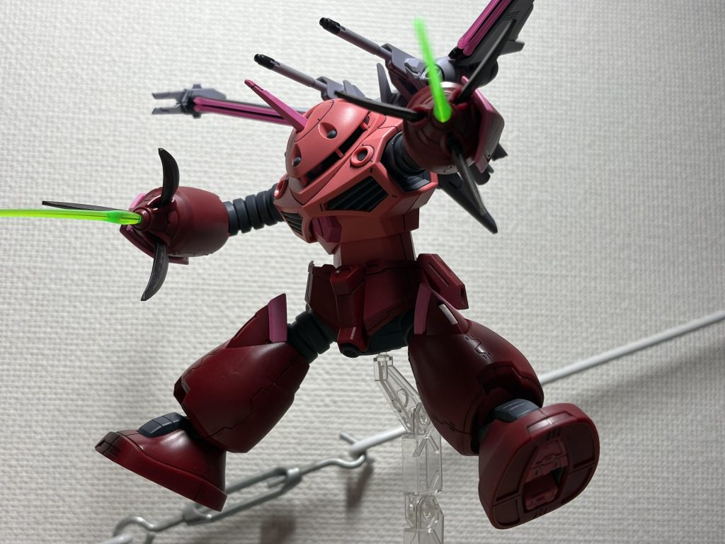 腕にはサーベルエフェクトが刺さるので、射撃イメージにもなりますね。