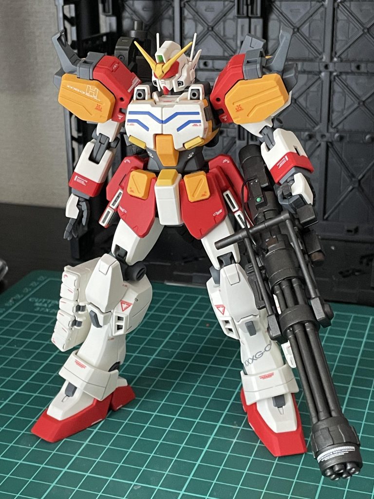 素立ち。この状態では本体で特に部分塗装してるようなとこはほぼないです。グレーのパーツの切断部分が白化しやすいのでそこは部分的に筆塗りしてます。デカールは、赤=ハイキューパーツの水転写デカール、白=元々入ってるドライデカールとハイキューパーツの水転写デカール使ってます。