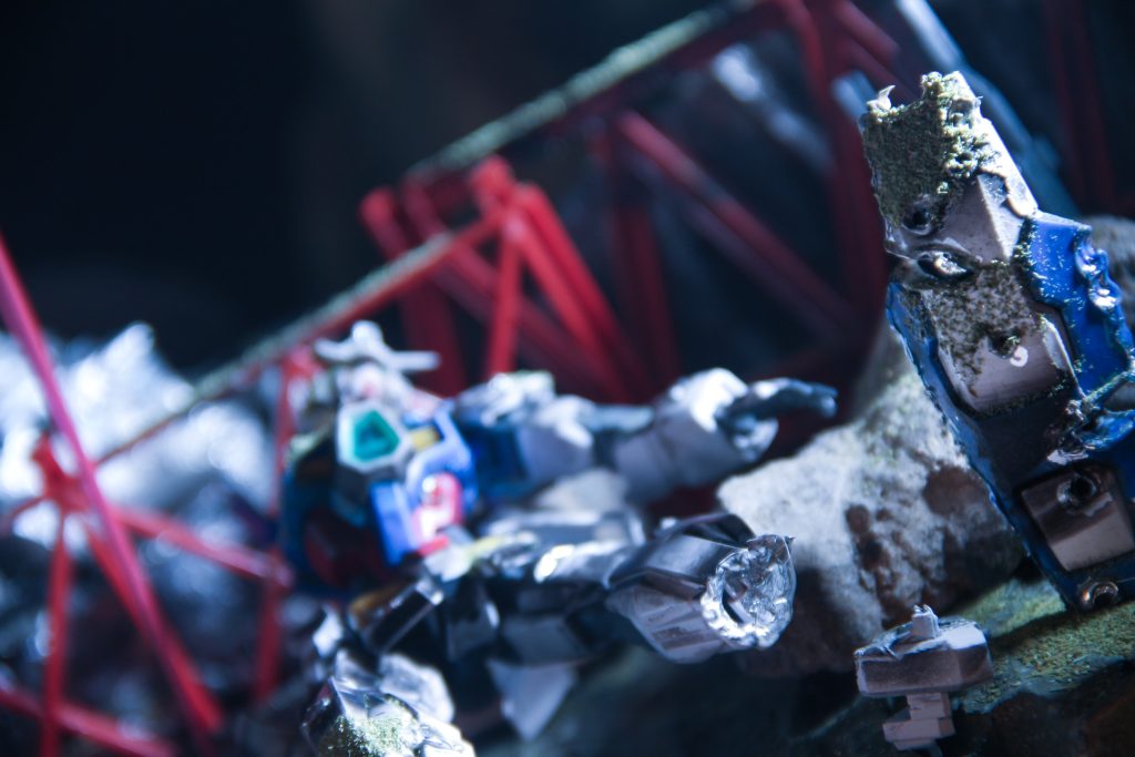 ガンプラに合わせてジオラマで、写真を撮りたいと思い、製作を開始しました。