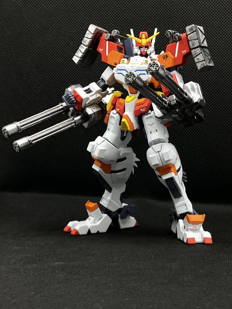 主力武装のダブルガトリングガン