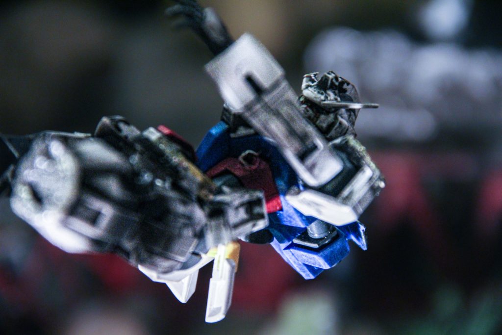 初めての挑戦でしたが、世界観がガラリと変わったので、ジオラマ込みの制作にハマりそうです(gundam-kao6)