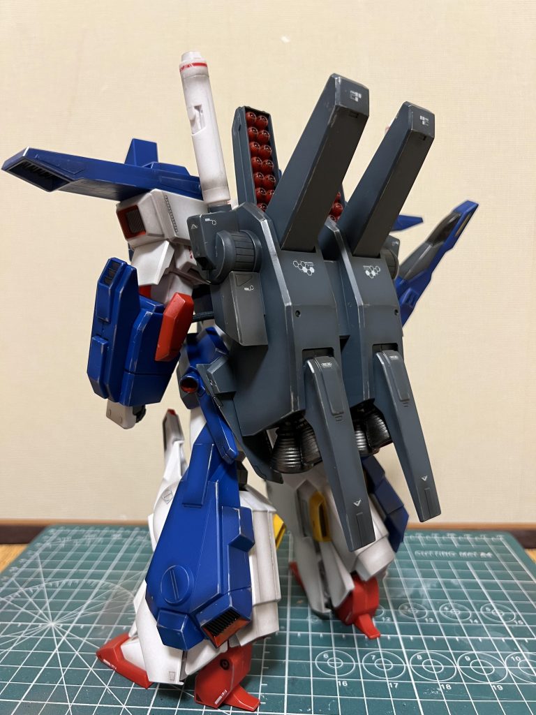 アニメ版を再現しようとしたんで、ハイメガキャノンは未装着です。