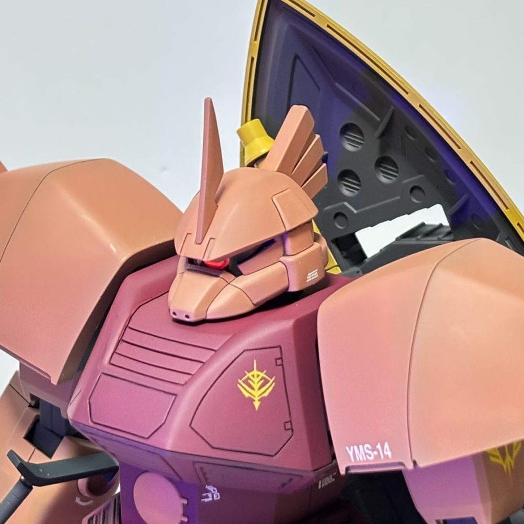 MGシャア専用ゲルググ　MGドム MG 1/100 シャア専用ゲルググ｜バンダイ ホビーサイト
