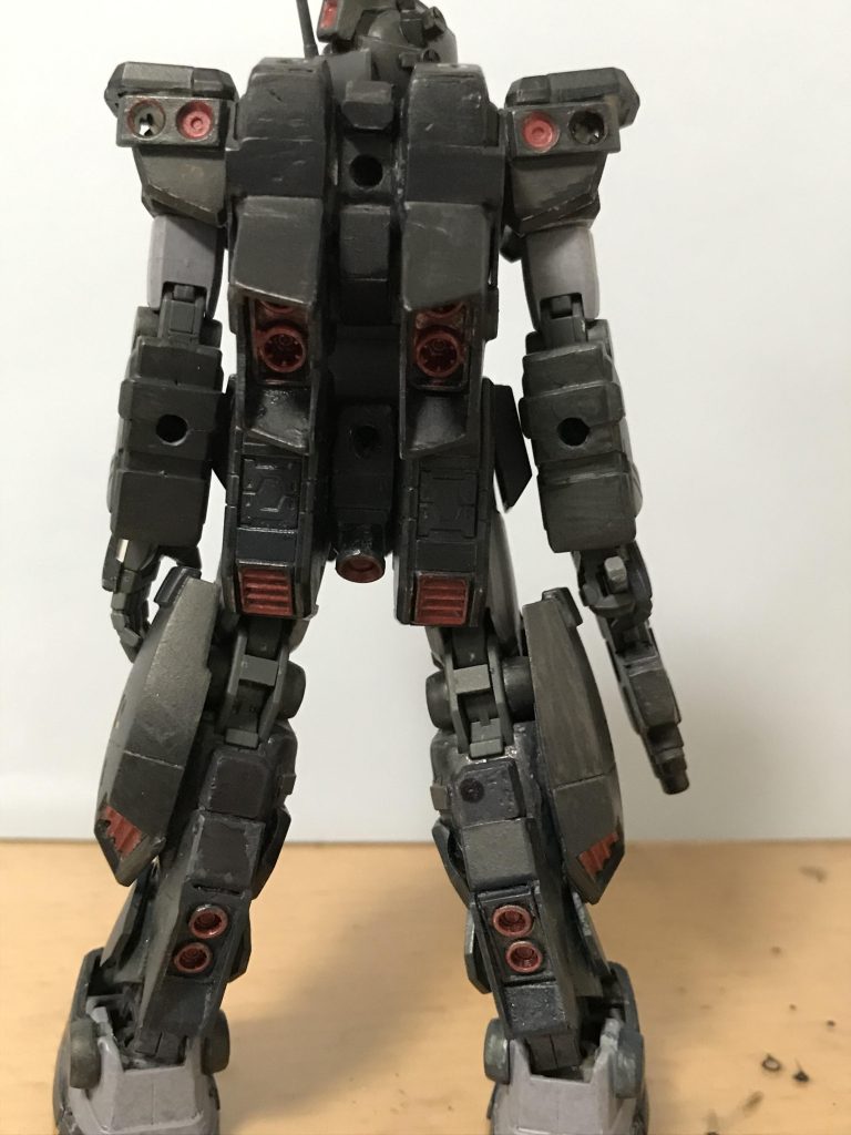 全身の重装甲化にスラスター増設、ハードポイントの増設。専用武装も沢山作りましたが、写真に残していませんでした。