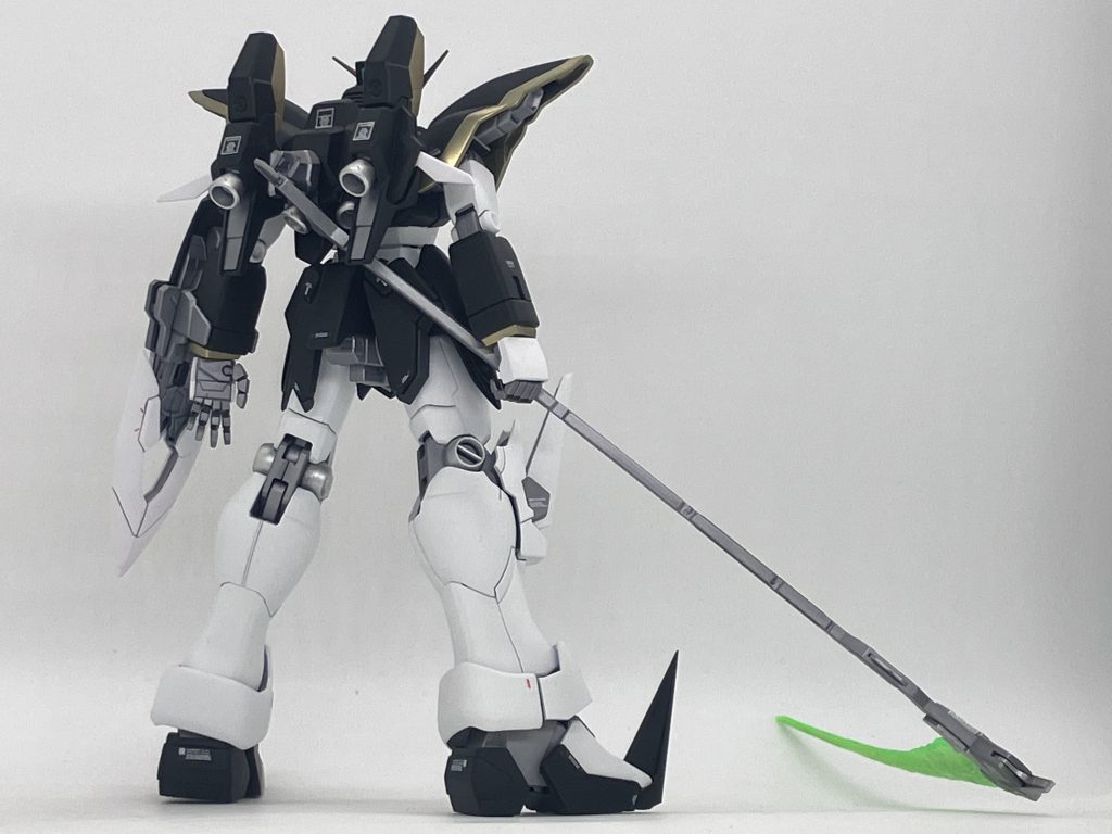 とても組みやすいキットで楽しかったです。写真撮るのが下手すぎてどうにもならんのですが、実物はもうちょいマットな質感なんですよ…