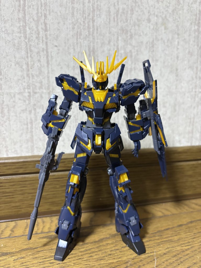 アームドアーマーはパーツ差し換えで外せます。腕の組み立てはちょっとやりにくかったです。