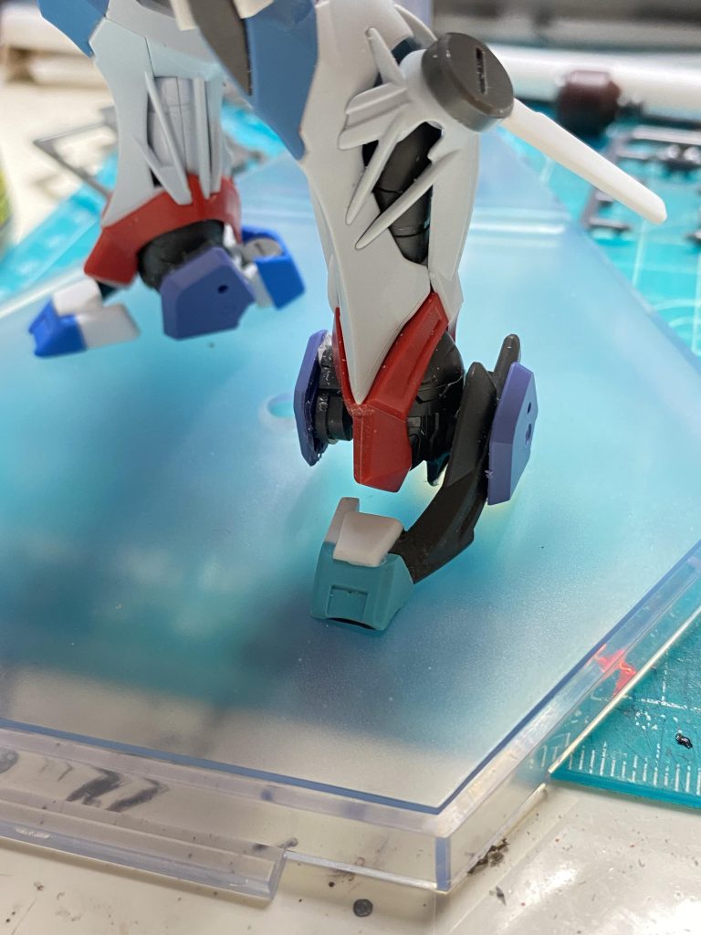 今回1番頑張った足首 ジークアクスの独特な足首デザインを活かしてアレンジして見ました。