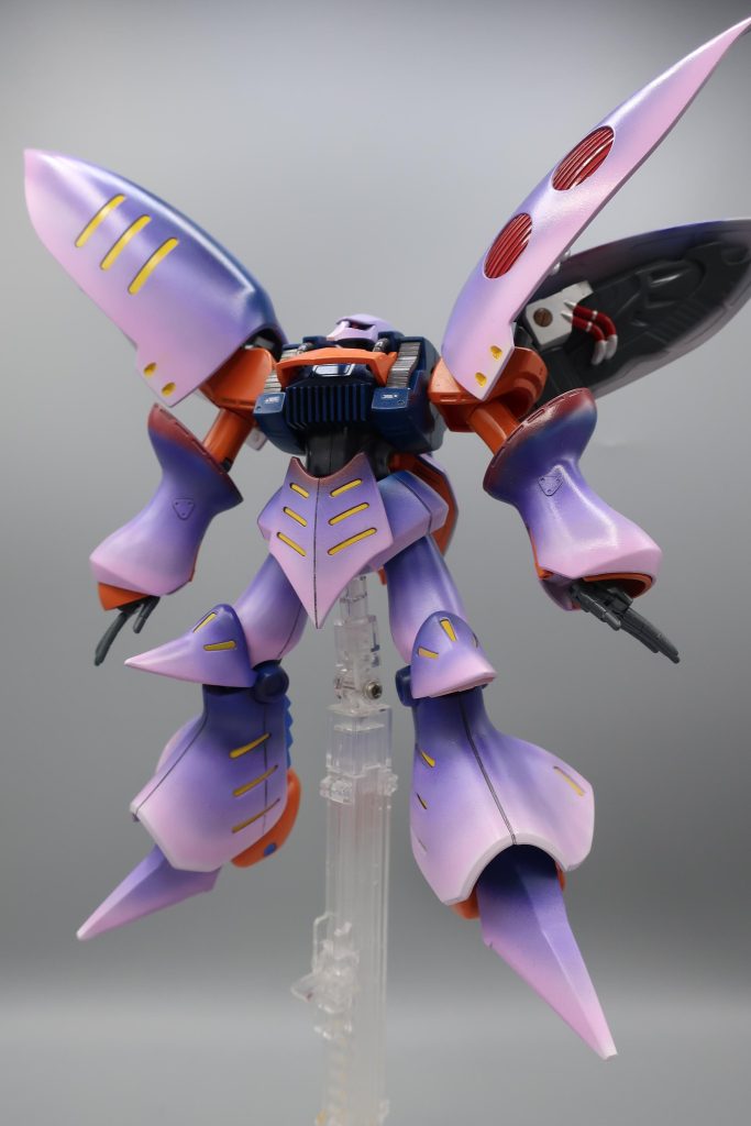 その流れで　ボラスキニフが発売したらゾックと飾れます。その流れで　トクワンが発売したらビグロと飾れます。その流れで　デミトリー(ひどい作画)が発売したらビグロと飾れます。旧キットの箱絵の再現ができるのです。