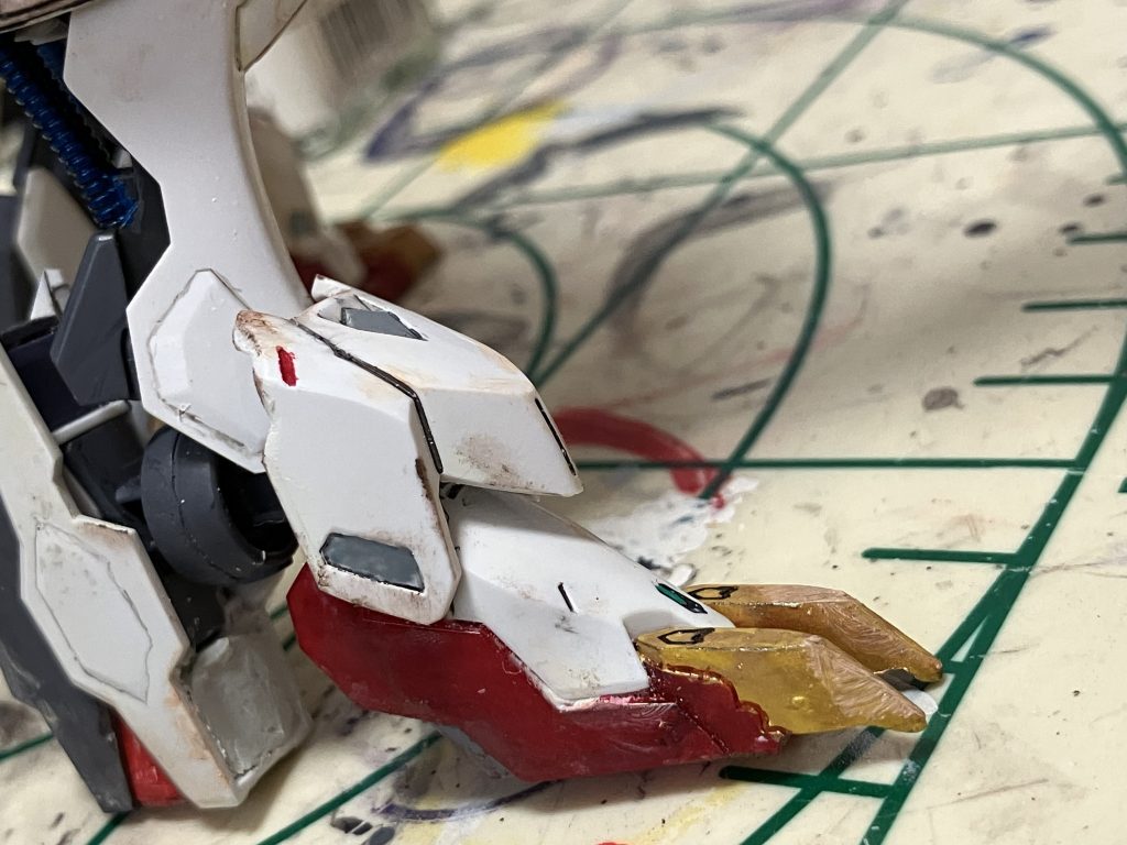 猛禽類の爪みたいに尖らせてみました