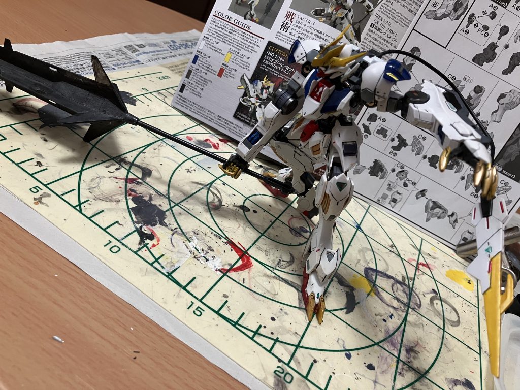 首元もクリア残して下地シルバー塗装でクリアレッド塗装してます