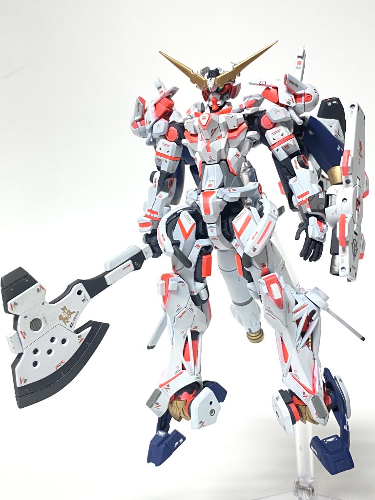 そして完成!! 白い機体なんで暗い目背景で撮影してましたが、上手く撮影出来なかったので、白背景での撮影に落ち着きました。以上となります。ここまでご覧頂きありがとうございました。