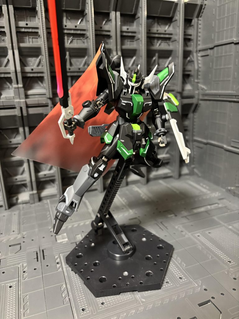 アクションベースで浮かせてみました。なんかseed系のMSは全部浮かせたくなりますw太ももの塗り分けが結構めんどかったです💦