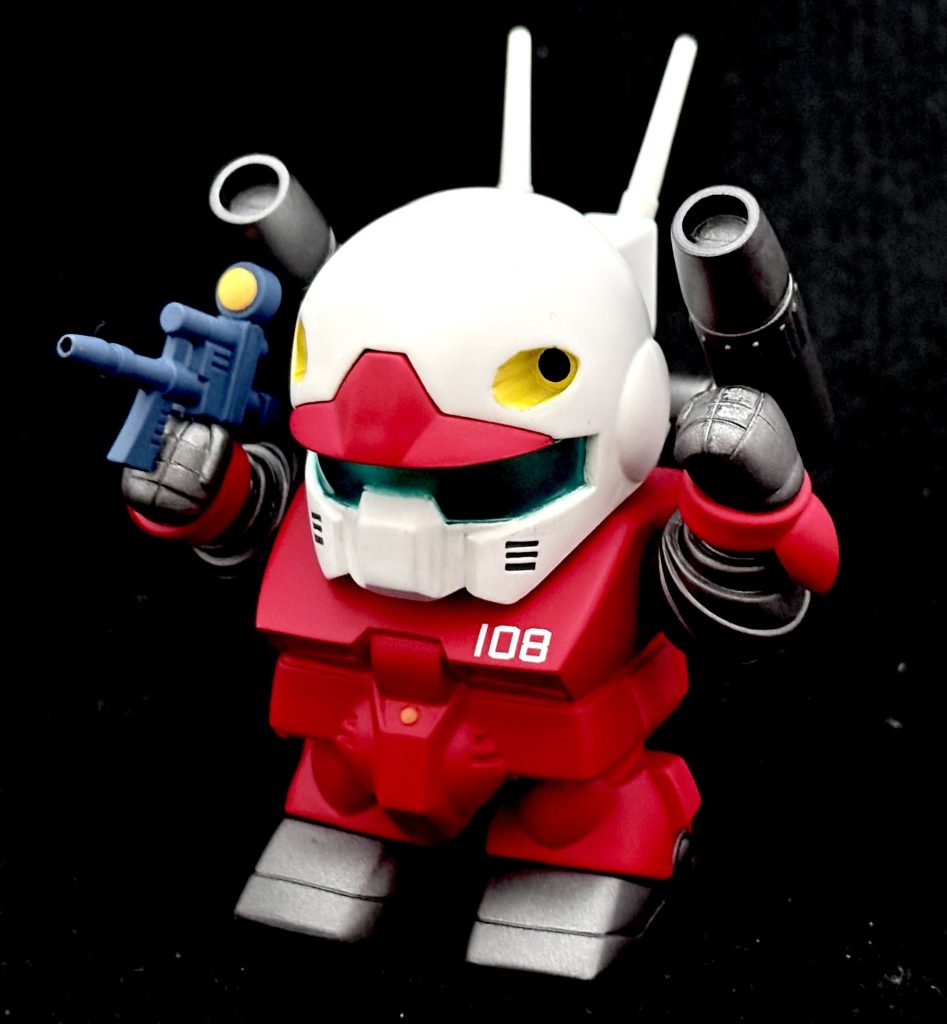 可動箇所を見ていきましょう。肩が回転します。以上