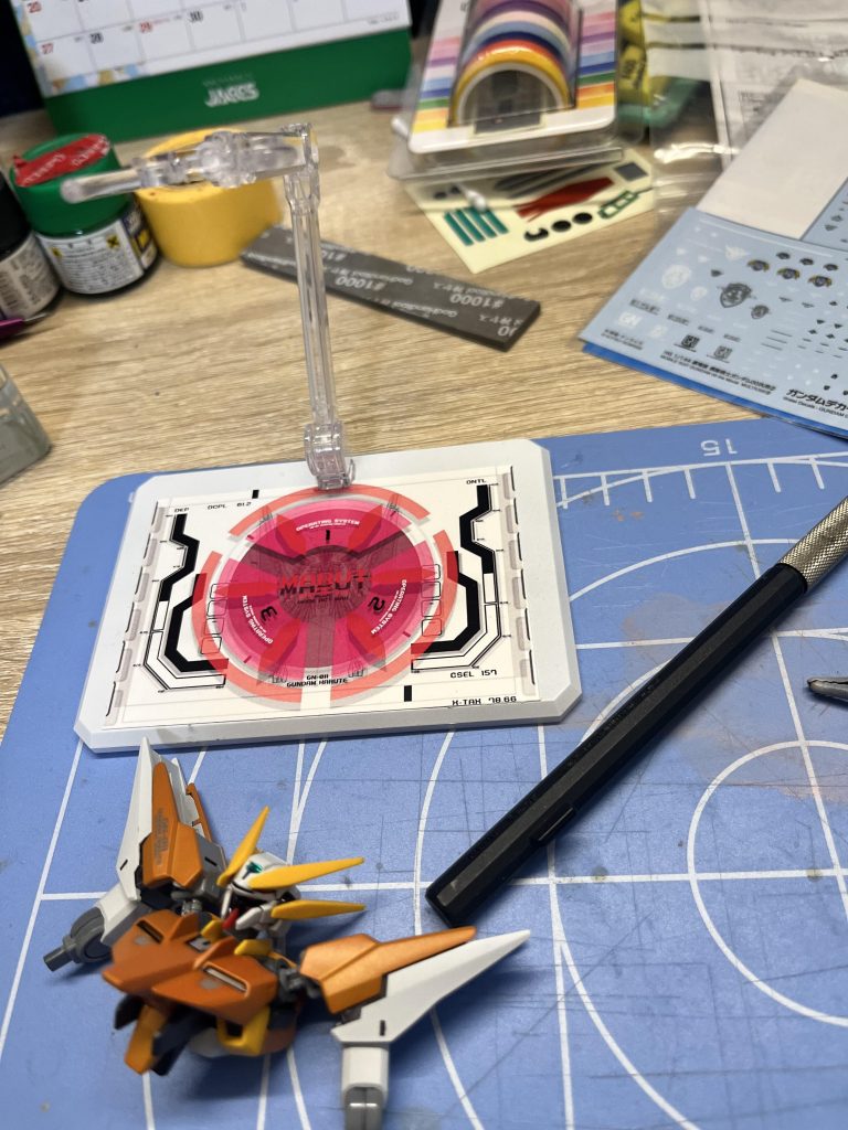 台座のアクションベースにはマルートモード起動画面を貼り付けました。画像はイラストレーターで作りました。