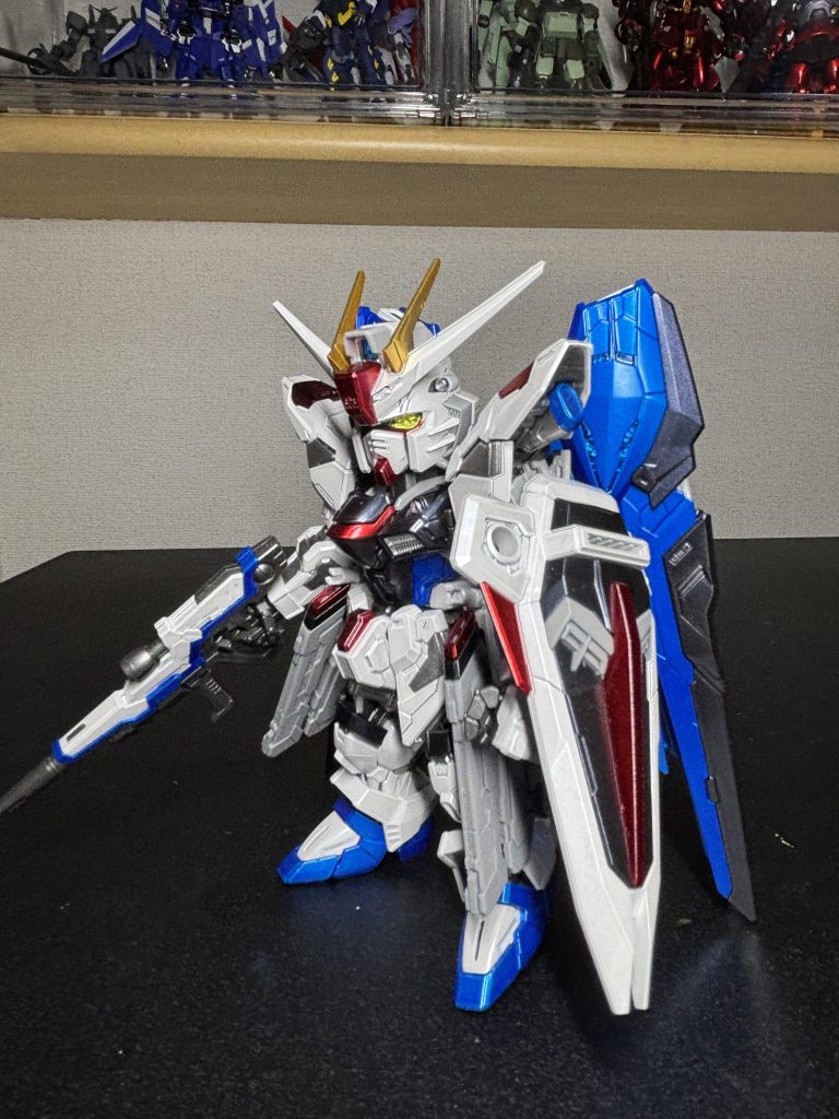 メタリックやキャンディー、ソリッドなど色々入れて見ました。ただ、分解が非常にしづらいので塗装はなかせですね