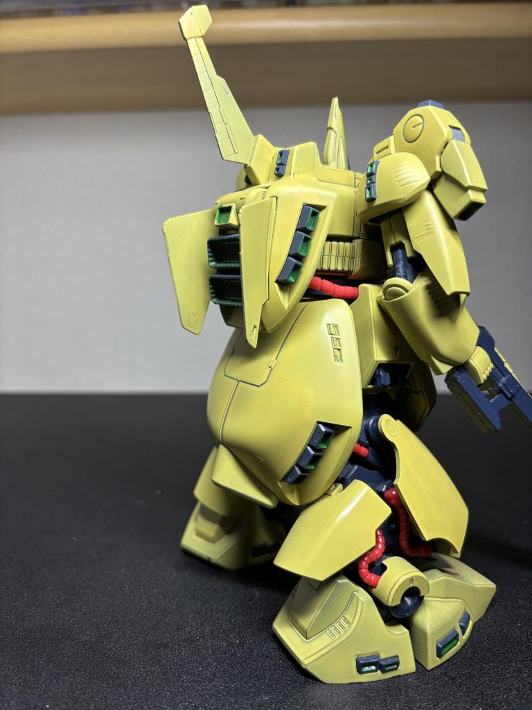 黄色：ホワイト＋スカイ＋イエロー、緑：デイトナグリーン、赤：モンザレッド、黒：ネイビーブルー