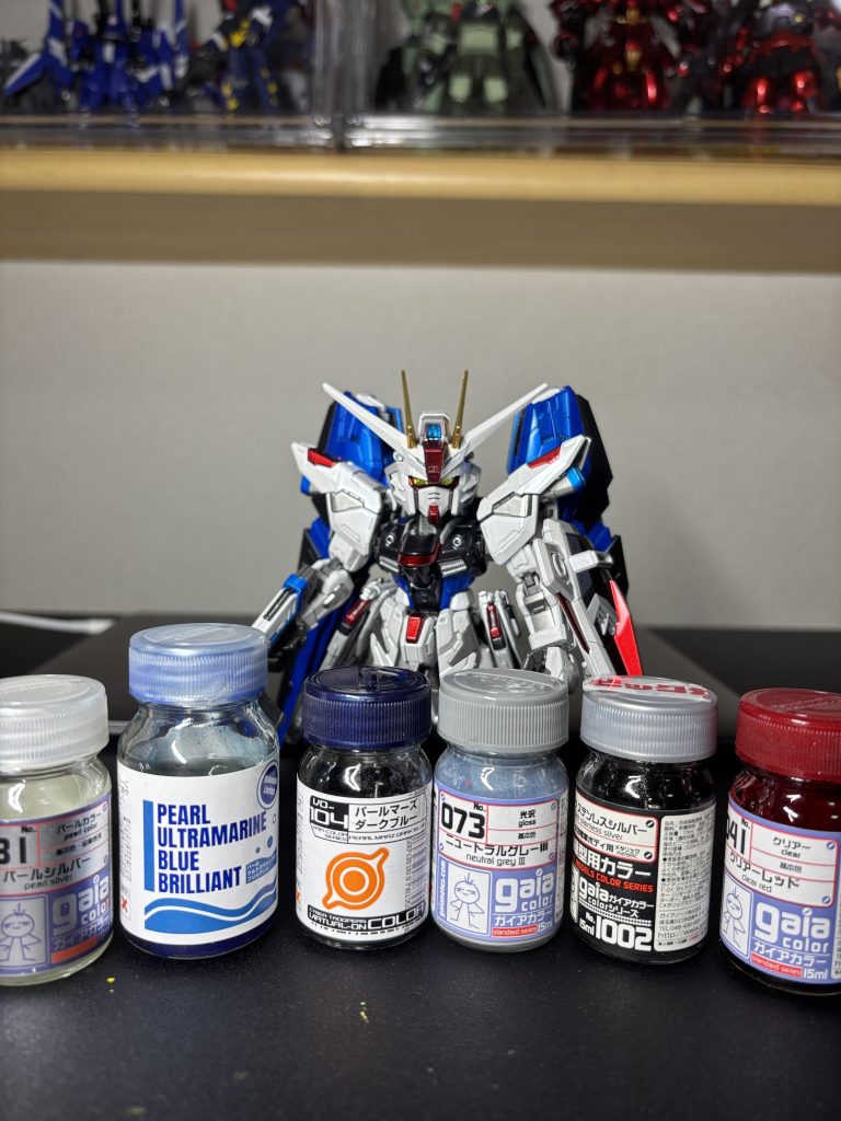 外装:(白)グレサフ→ホワイト→パールシルバー、(黒)パールダークマッズブルー、(青)パールウルトラマリンブルーブリリアント、(赤)黒サフ→EXシルバー→クリアーレッド、(銀)黒サフ→ダークステンレスシルバー、(灰)グレサフ→ニュートラルグレー3