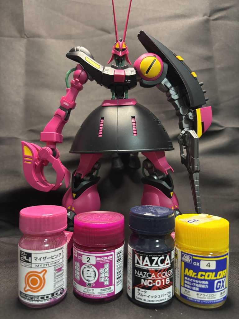 (ピンク):ピンクサフ→マイザーピンク+マゼンダ、(紺):黒サフ→ダークブルーイッシュパープル、(黄):ピンクサフ→キアライエロー武器、関節:ガンメタサフトップコート:セミグロスクリア